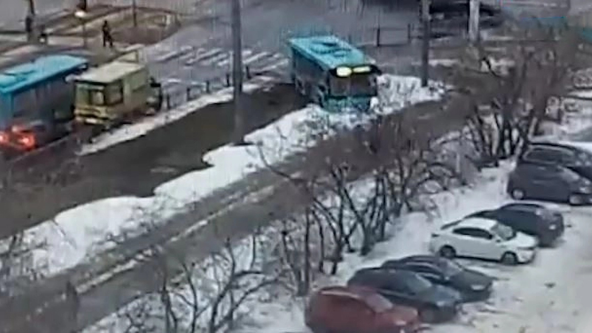 Комтранс взял под контроль ситуацию с наездом на пешеходов на Наличной улице