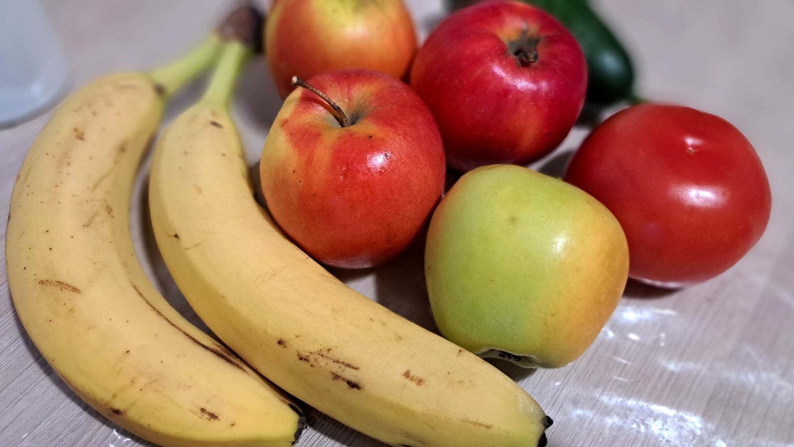 «Здоровые» продукты, вызывающие рак: в список вошли морепродукты и яблоки