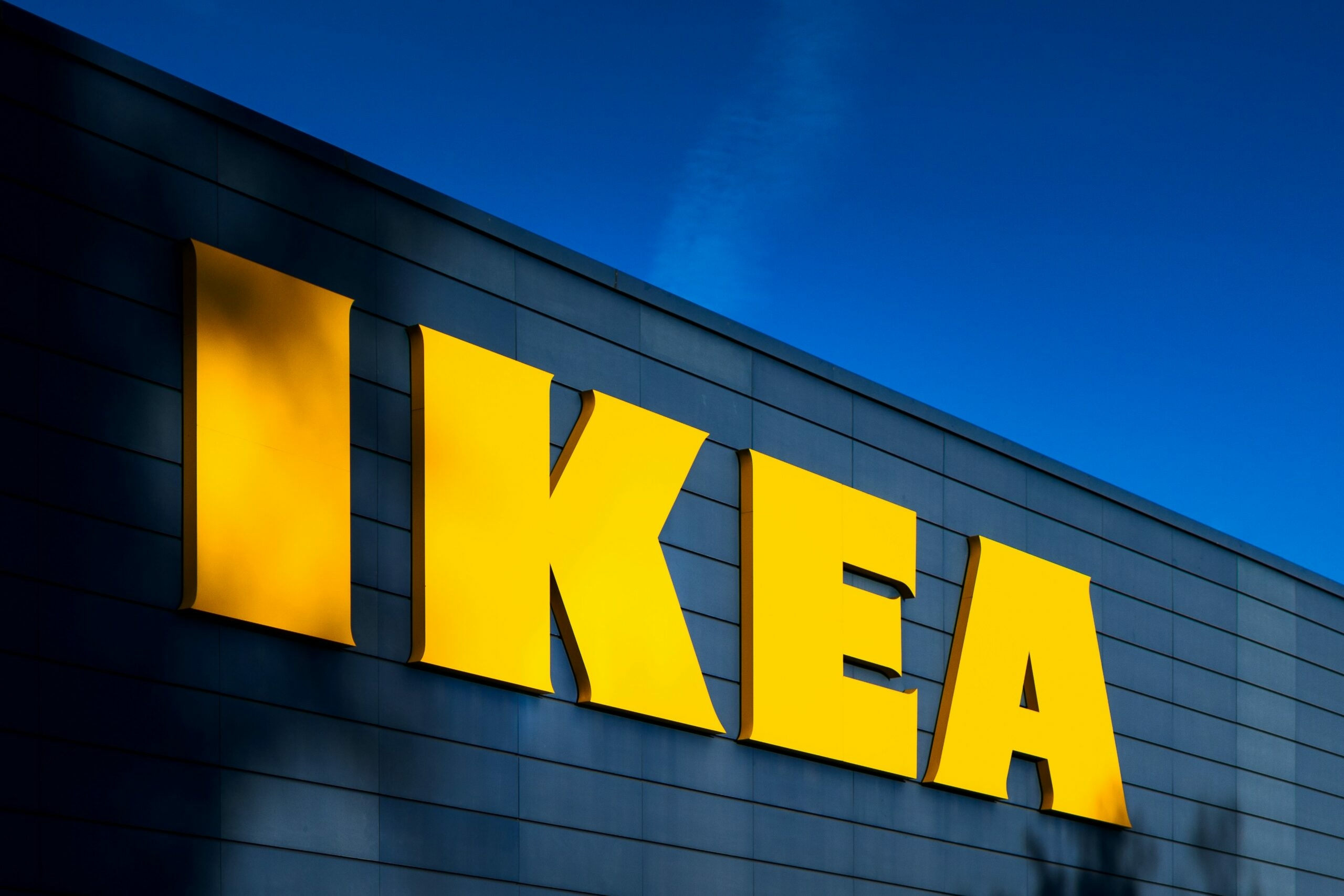 ФНС требует вернуть 13 млрд рублей за продажу IKEA в России