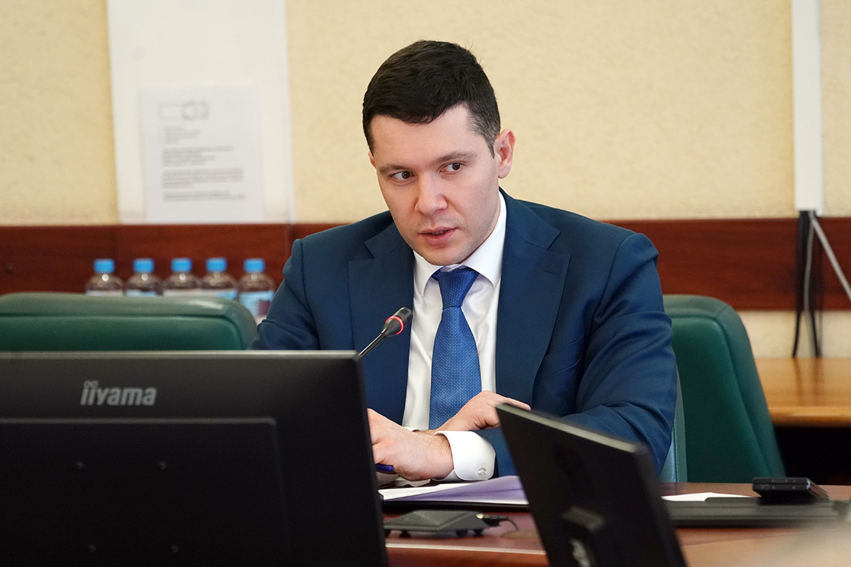 В правительстве прогнозируют снижение продаж автомобилей в России 