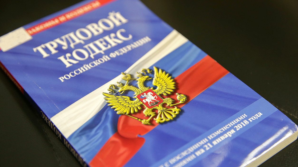 Работникам ОПК хотят упростить процесс получения звания «Ветеран труда»
