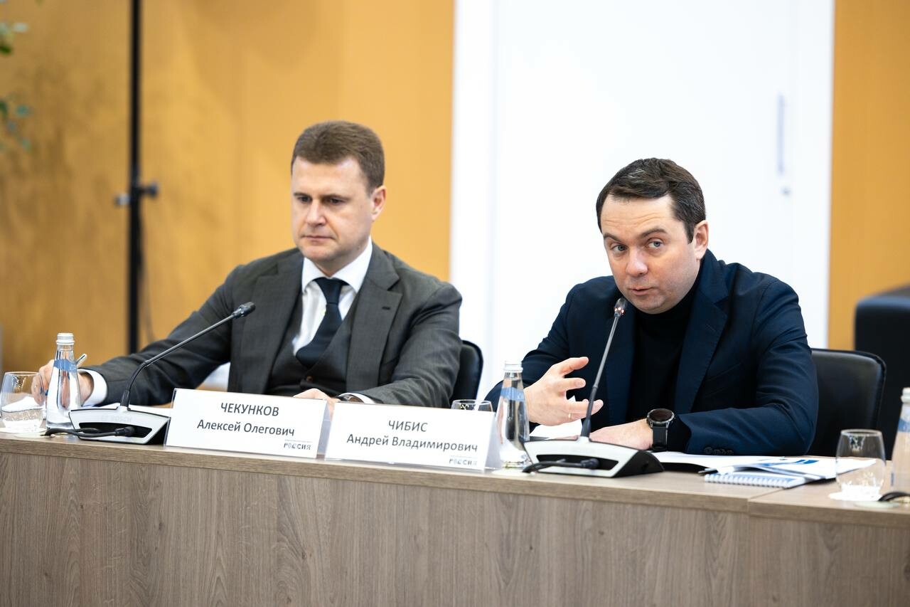 Андрей Чибис выдвинул инициативы по развитию Арктики