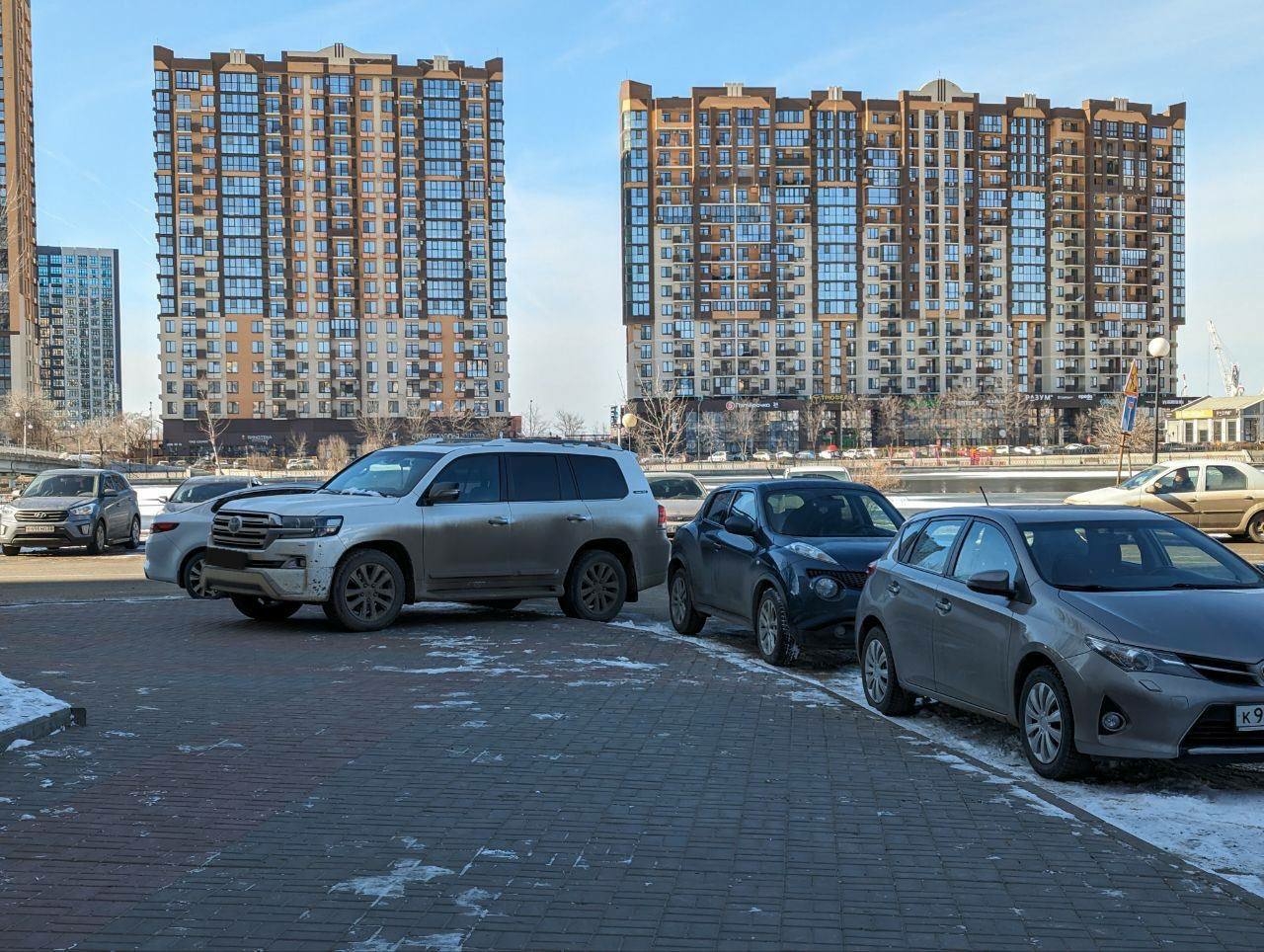 В Астрахани за «наглую» парковку оштрафовали краснодарку 