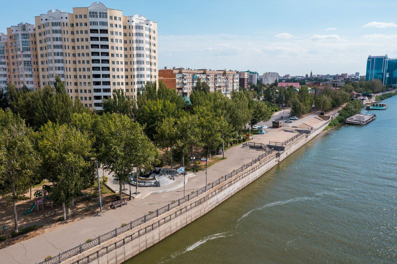 Водитель-иностранец попытался дать взятку астраханским сотрудникам ГАИ