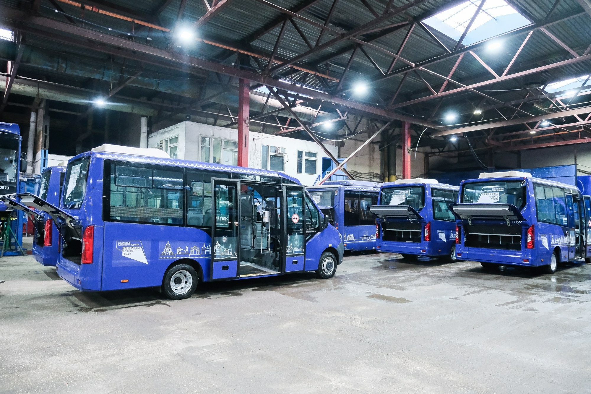 В Омске цены на проезд в автобусах подняли до 50 рублей
