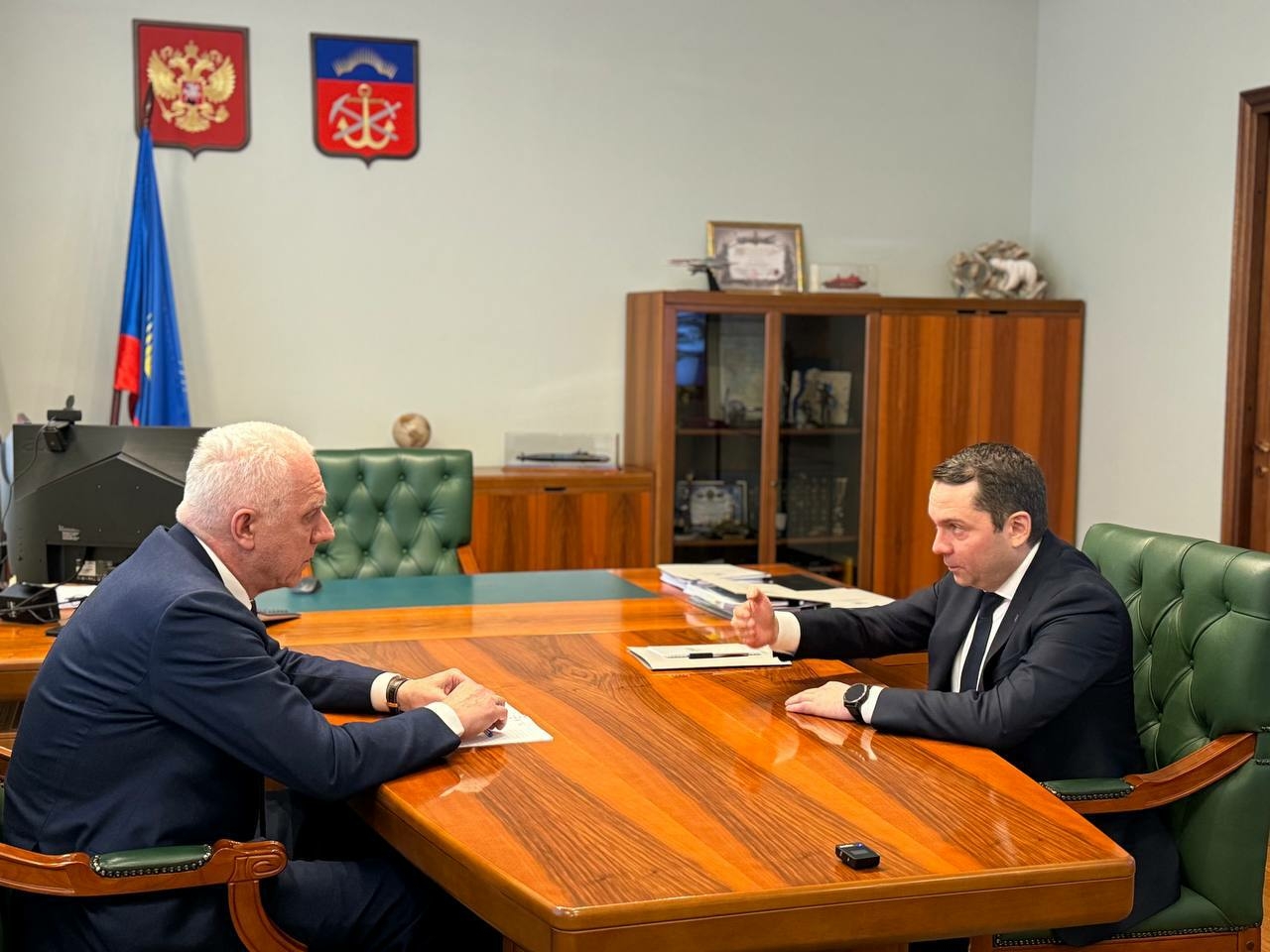 Андрей Чибис провёл встречу с представителем президента Александром Гуцаном