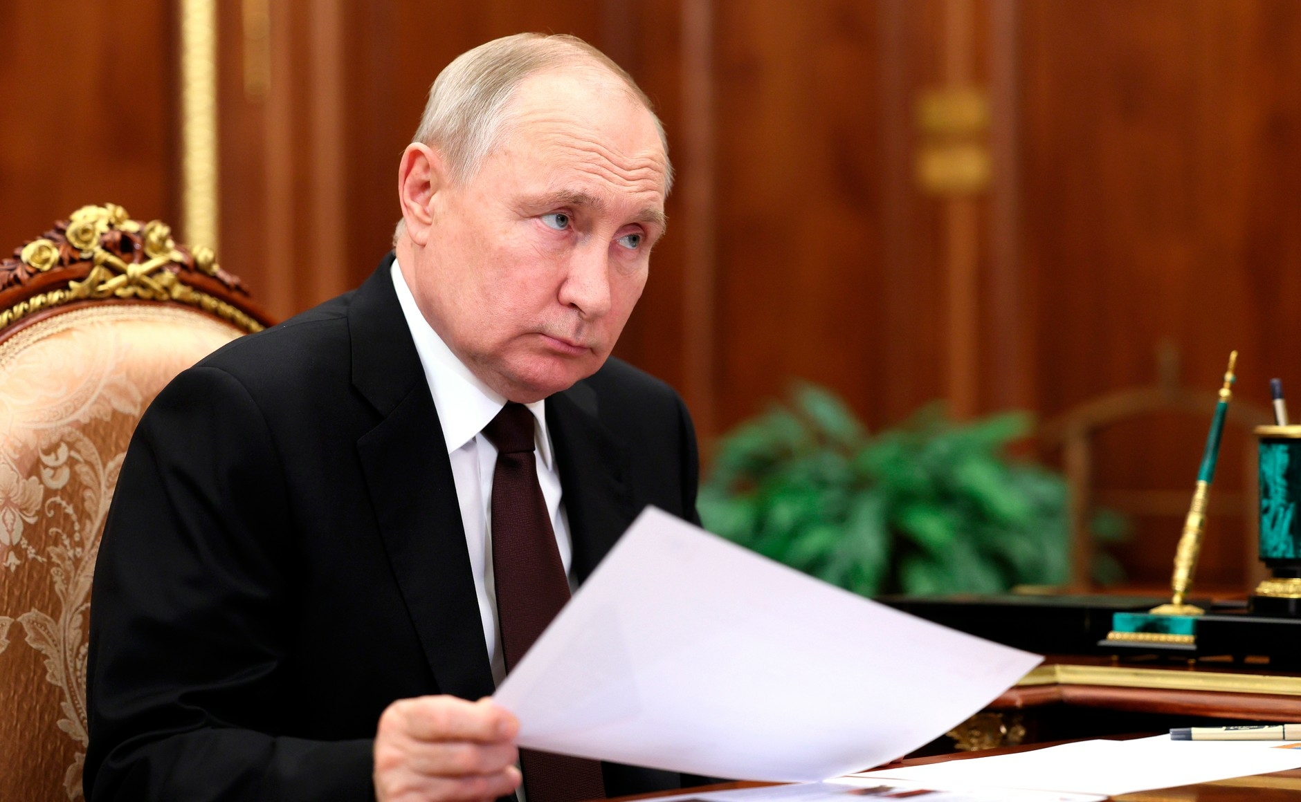 Путин поручил нарастить производство рыболовных сетей
