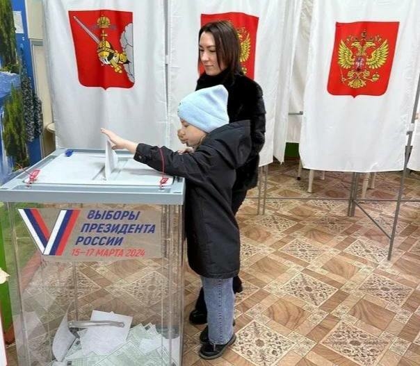Политолог Раевский отметил, что выборы стали семейным мероприятием