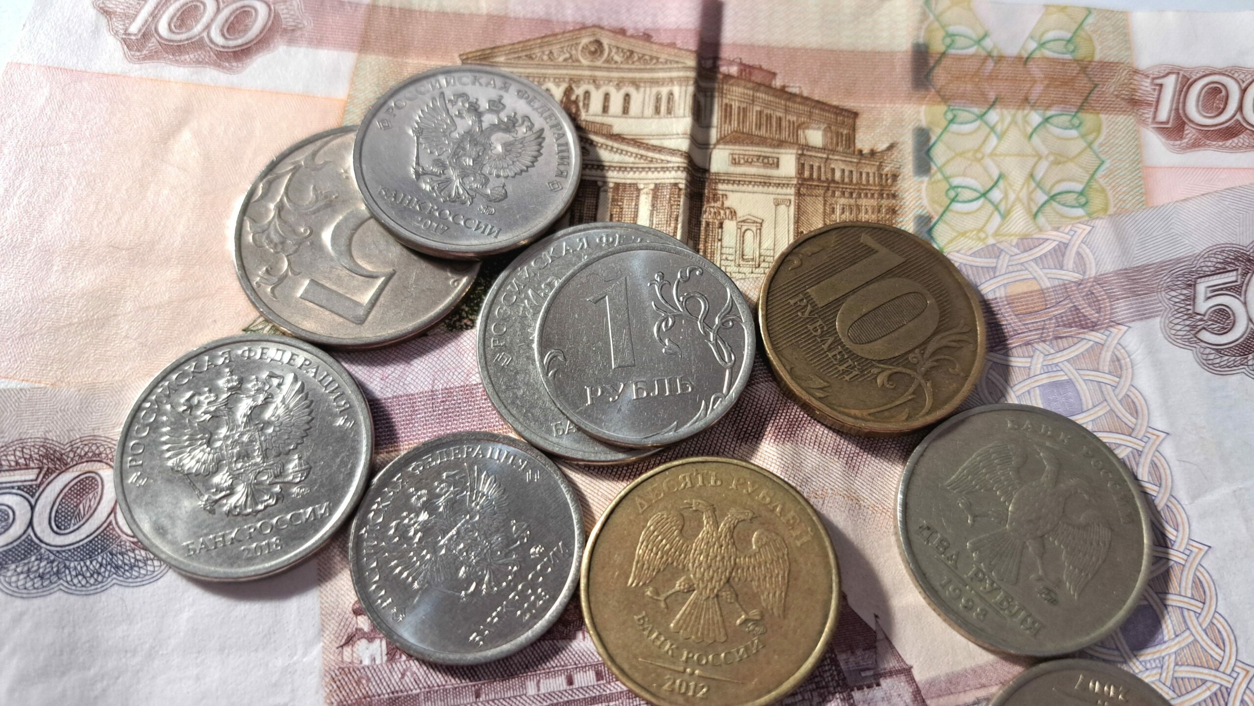 Безработица среди российской молодежи снизилась на 5,1%