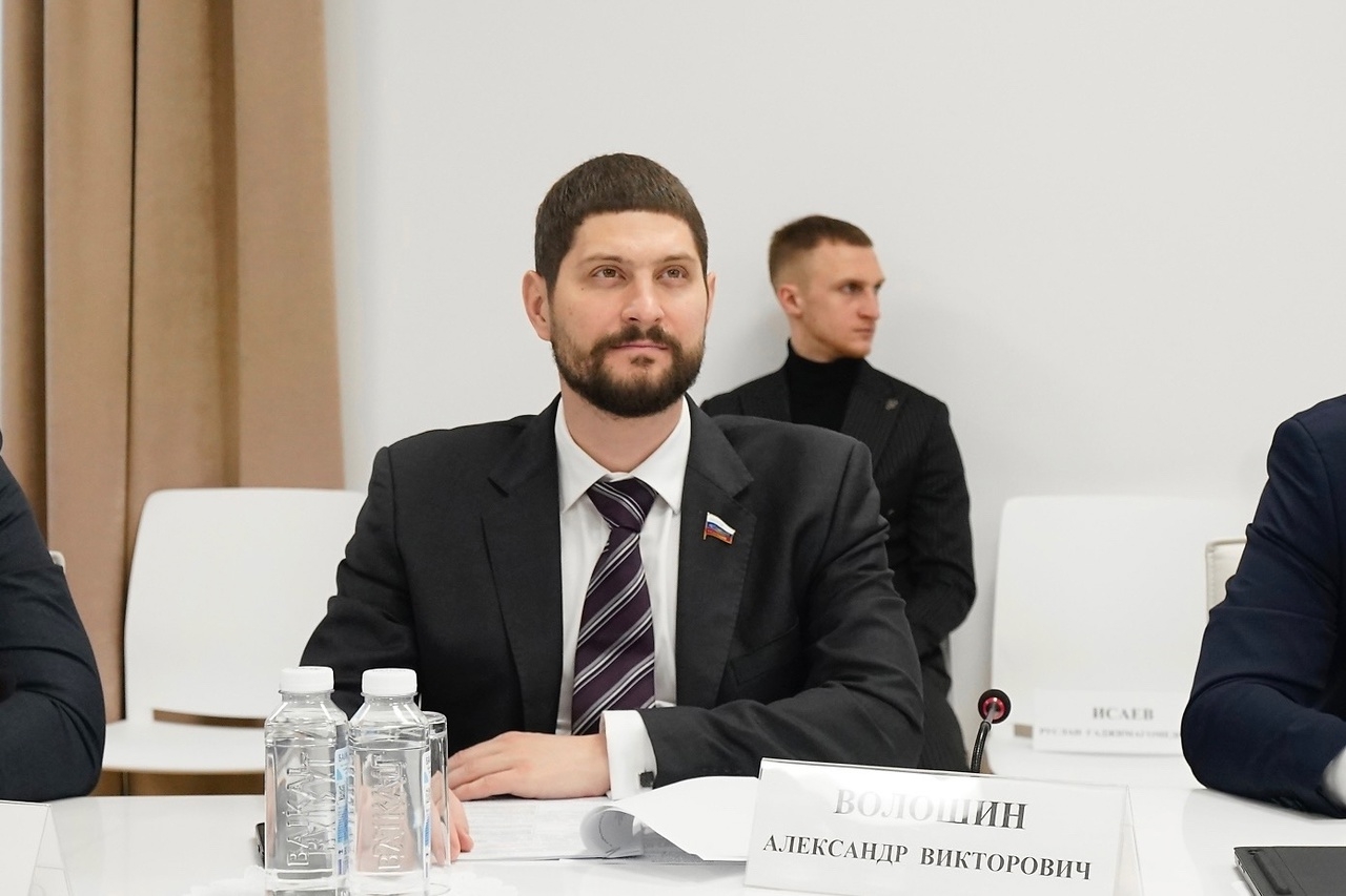 Сенатор Волошин поддержал позицию Путина о роли русского языка