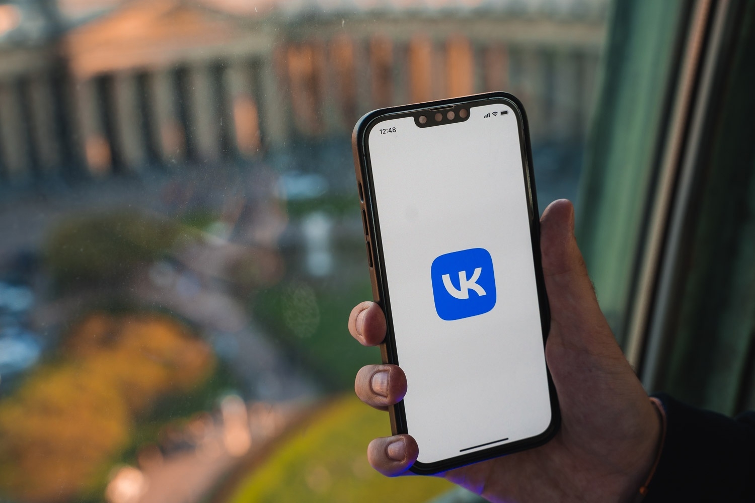 Квартальная выручка VK выросла до 33,8 млрд за счет онлайн-рекламы