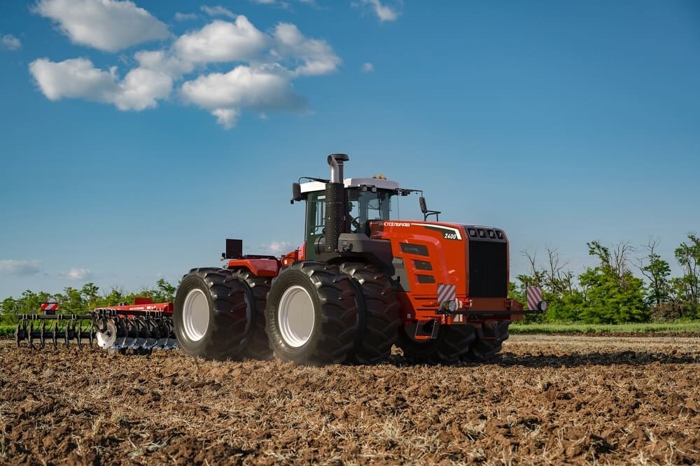 «Ростсельмаш» начал выпуск тракторов в новом дизайне 