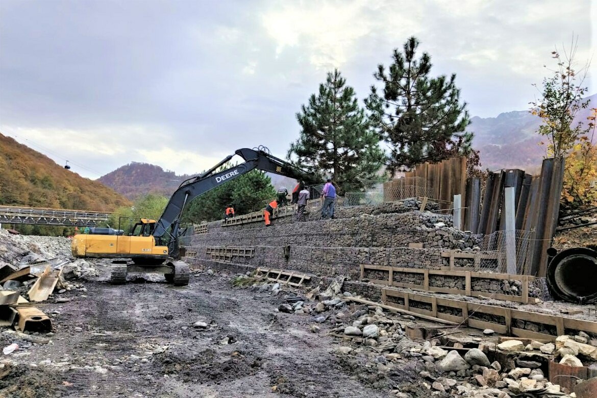 Краснодарская «АвтоРемСтрой-Юг» ускорила время возведения берегоукрепительных сооружений 