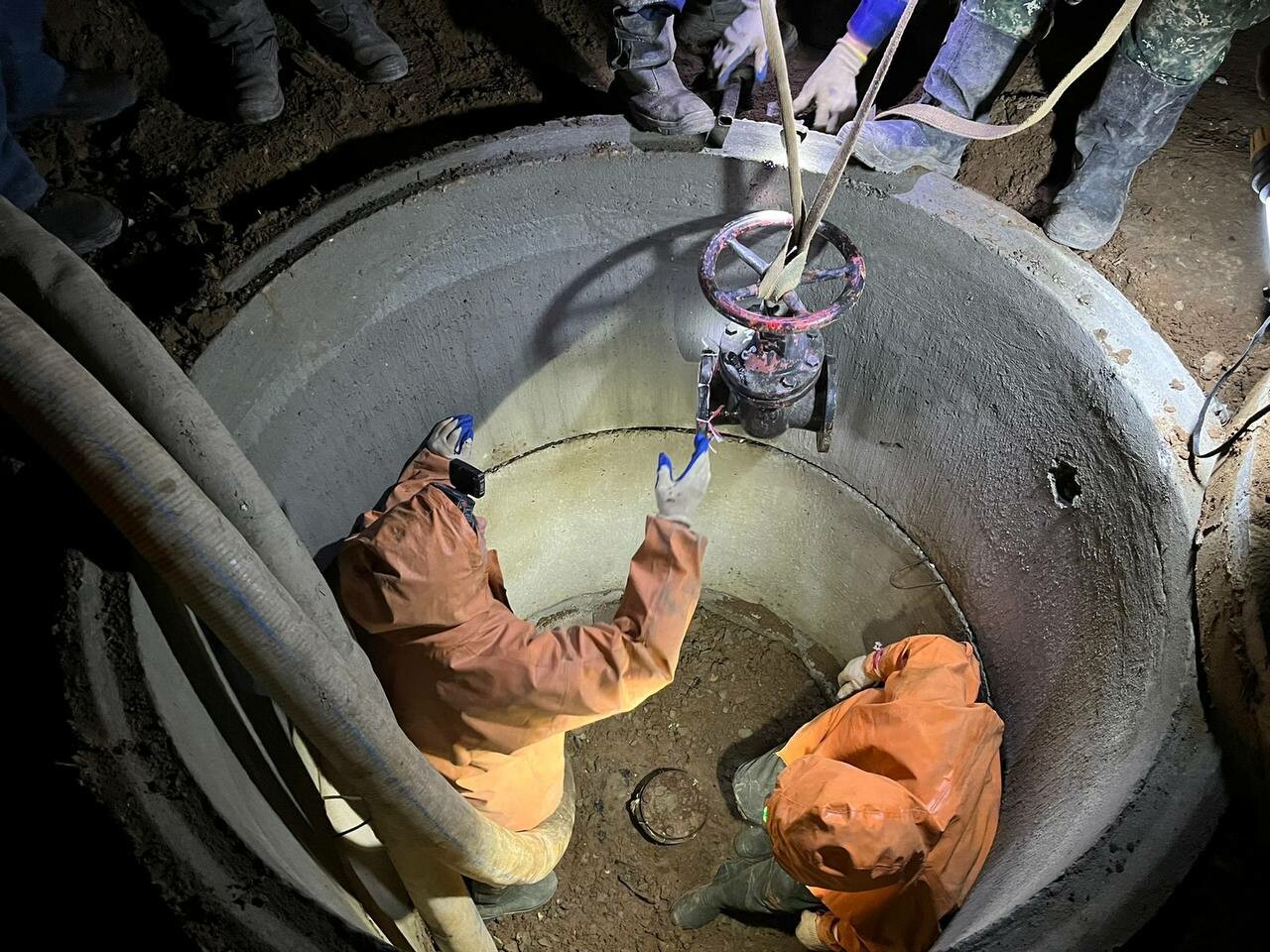 Жителям правобережья Астрахани дали воду раньше обещанного срока