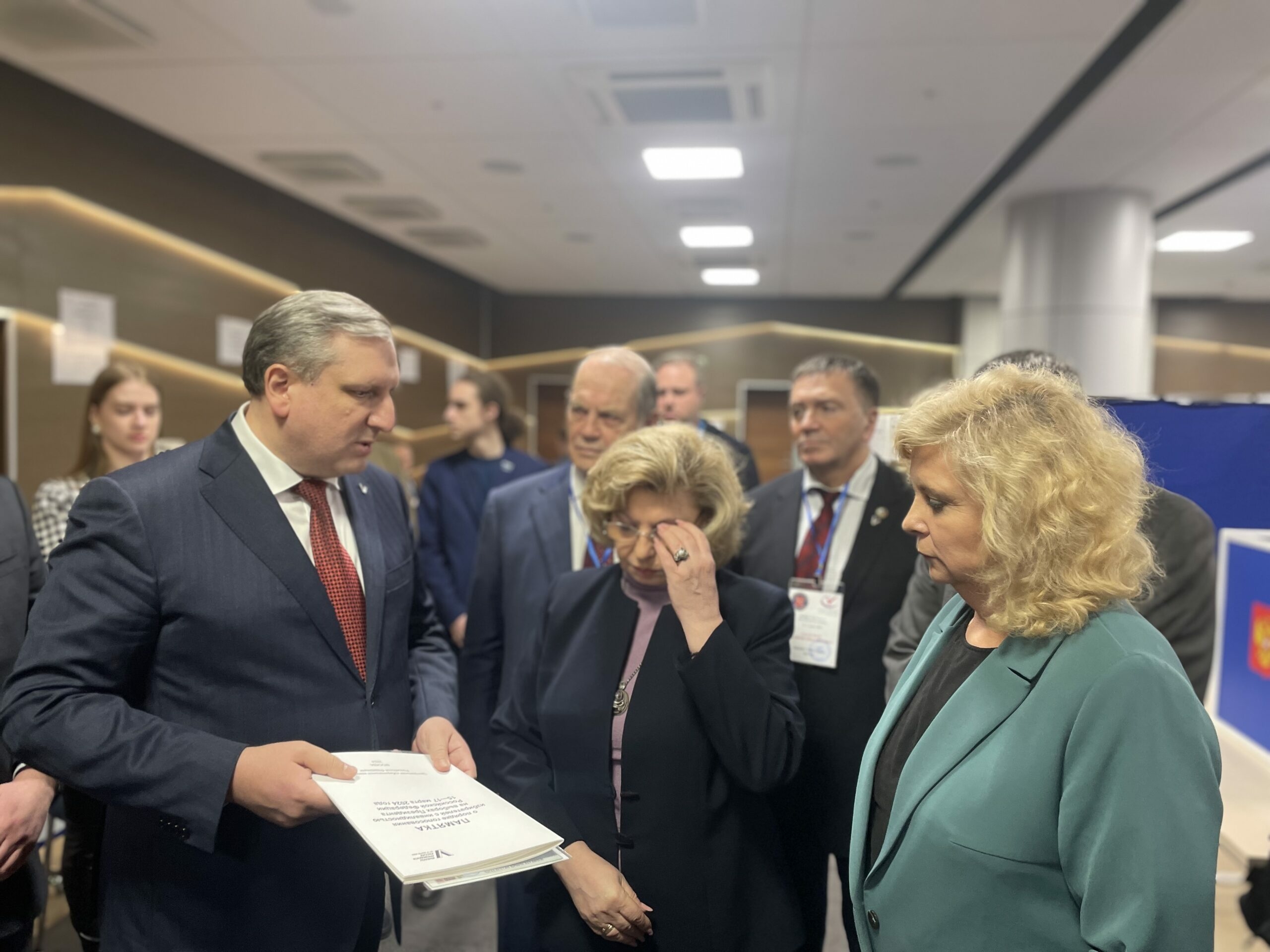 Москалькова осмотрела избирательный участок в Петербурге