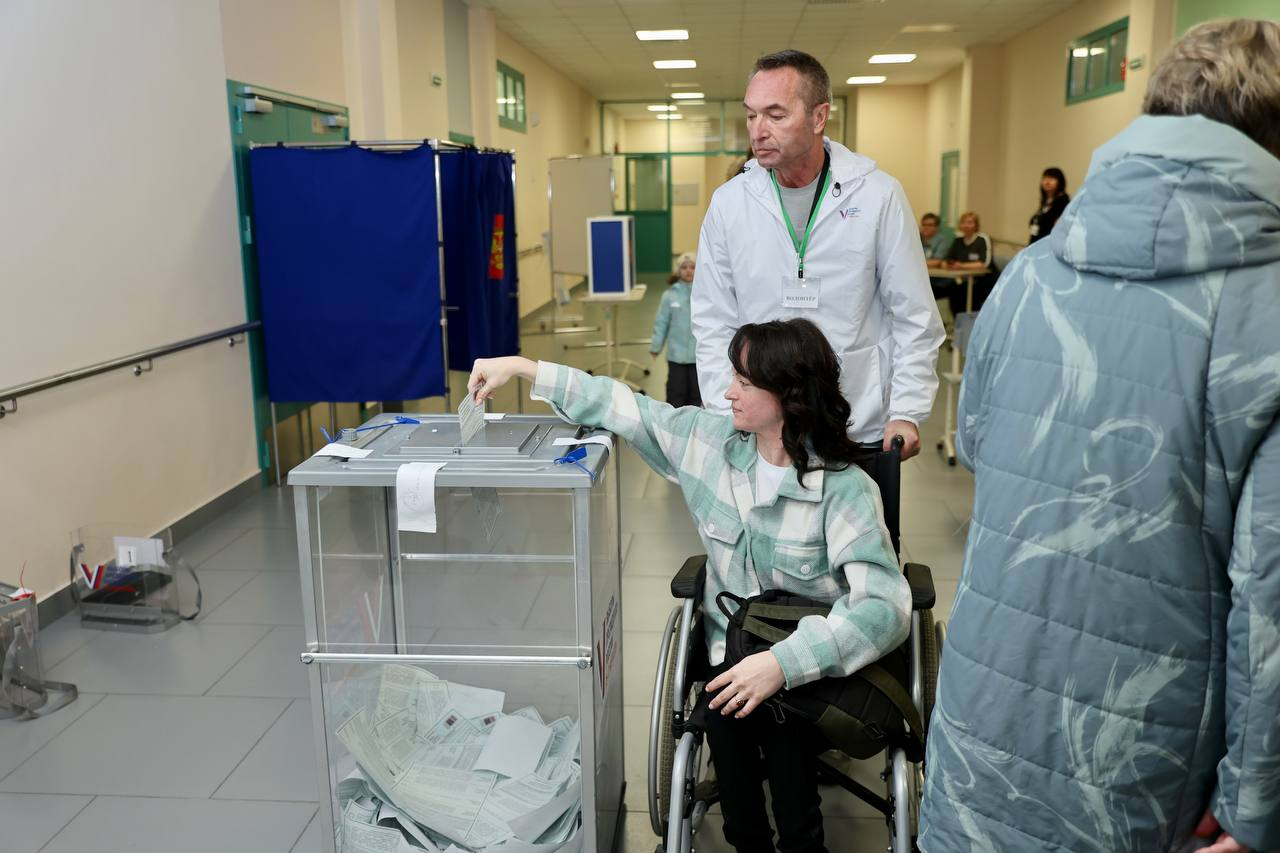 Избирательные участки Петербурга оборудованы для людей с особенностями здоровья
