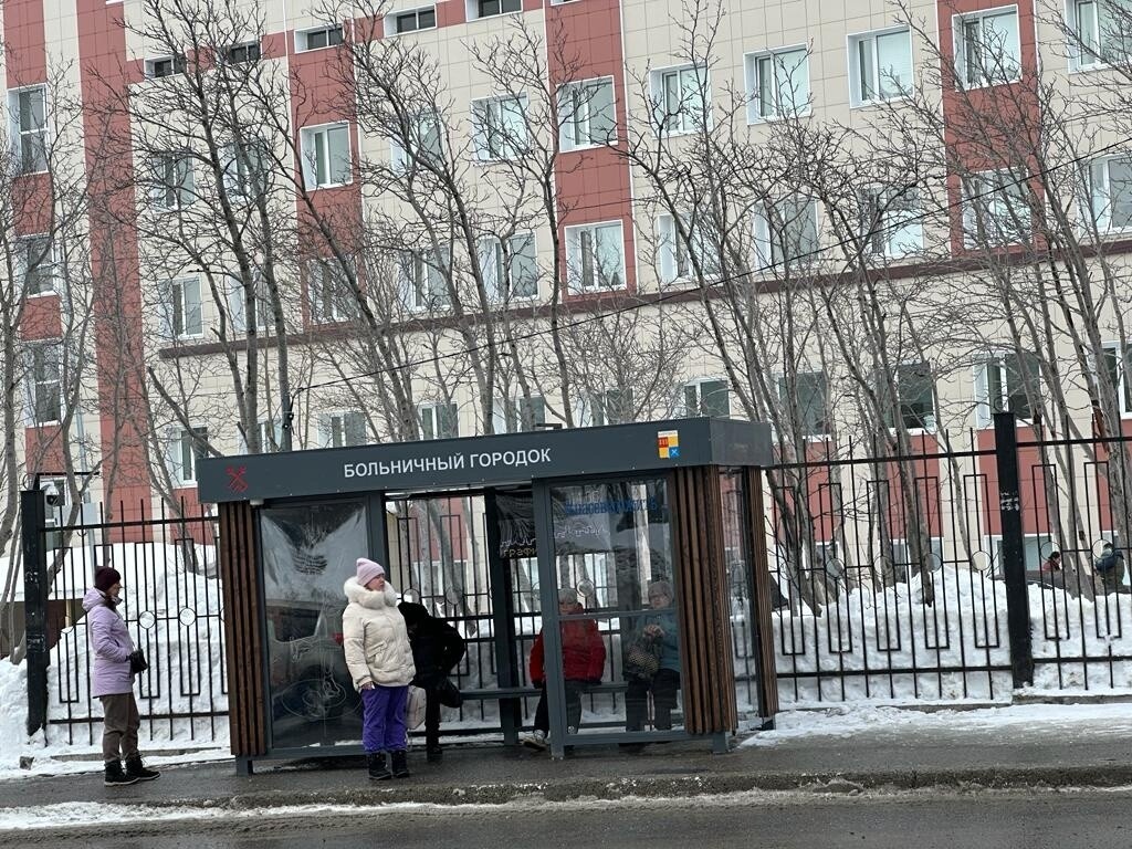 В Кировске завершают замену всех остановочных павильонов