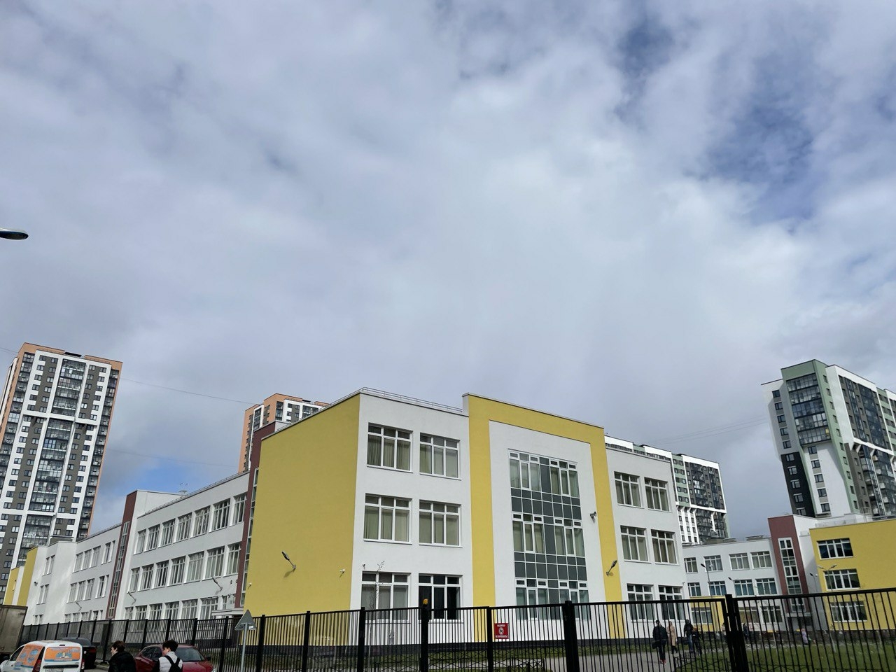 Петербуржцам рассказали о новом тренде в строительстве городских школ