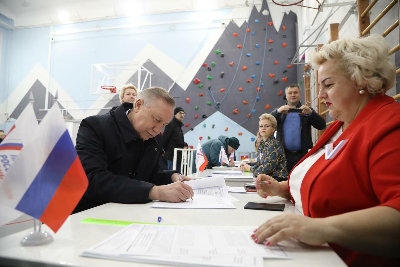 Беглов проголосовал на выборах президента России