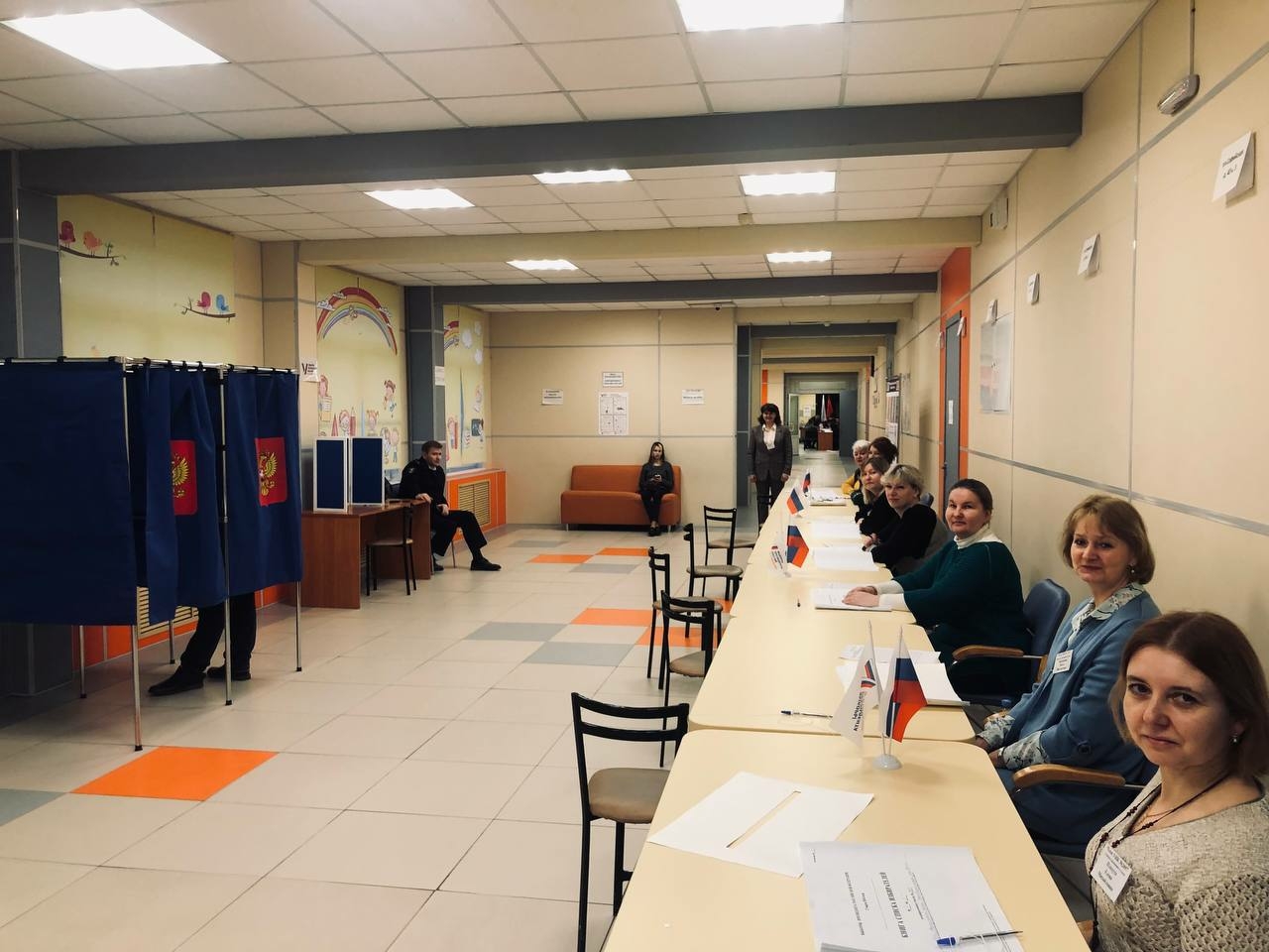 В Санкт-Петербурге завершился второй день голосования на выборах президента РФ