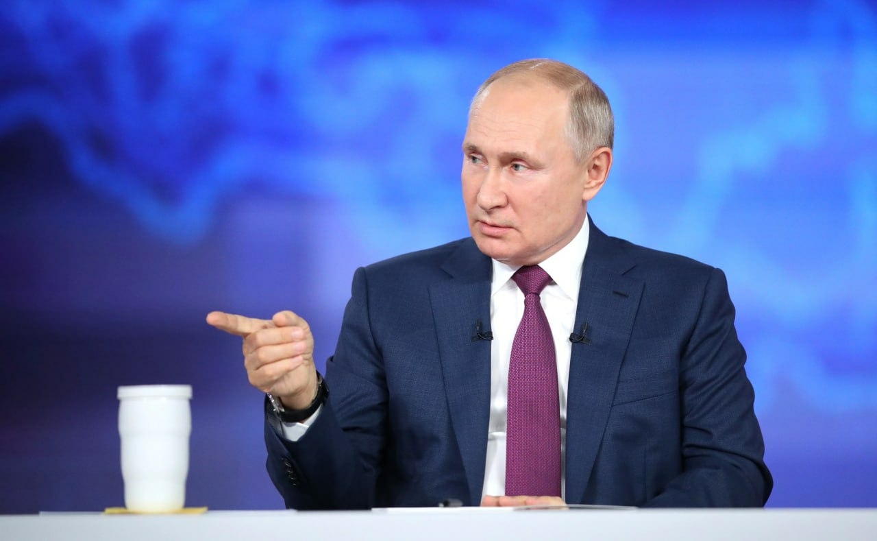 Путин поручил отремонтировать все детские сады и школы
