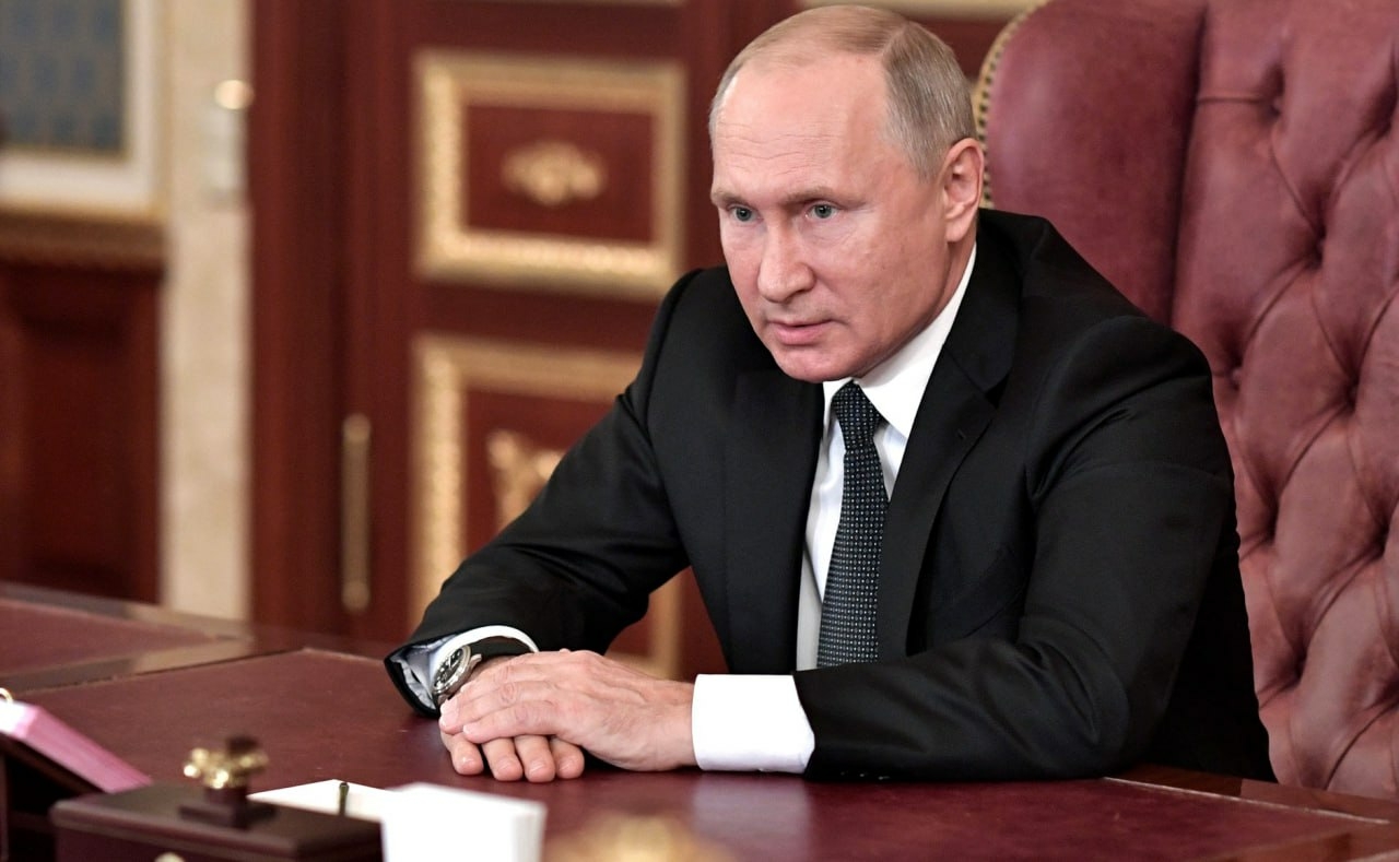 Путин поручил расширить территории для туризма в Петербурге