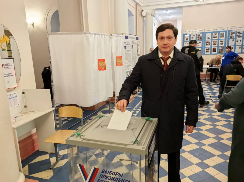 Соловейчик проголосовал на выборах президента России «за наше будущее»