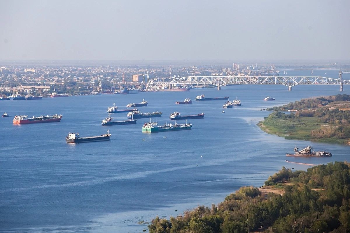 Мишустин поручил ведомствам разработать план развития строительства сухогрузов в РФ 