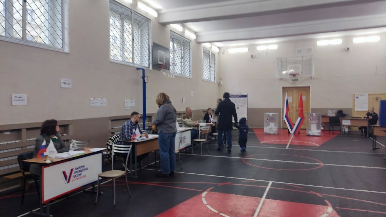 В Петербурге выяснили были ли различия в цветах пломб на ящиках одного УИК