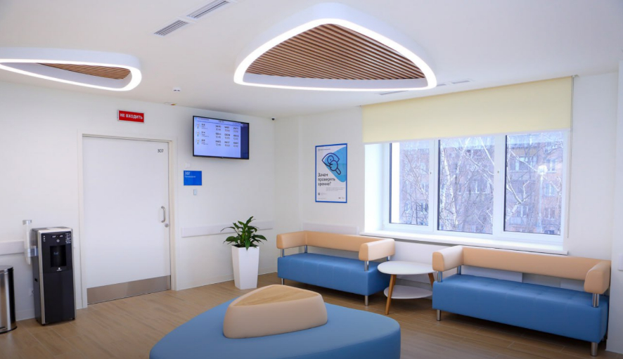 К концу 2025 года в Москве модернизируют около 140 поликлиник
