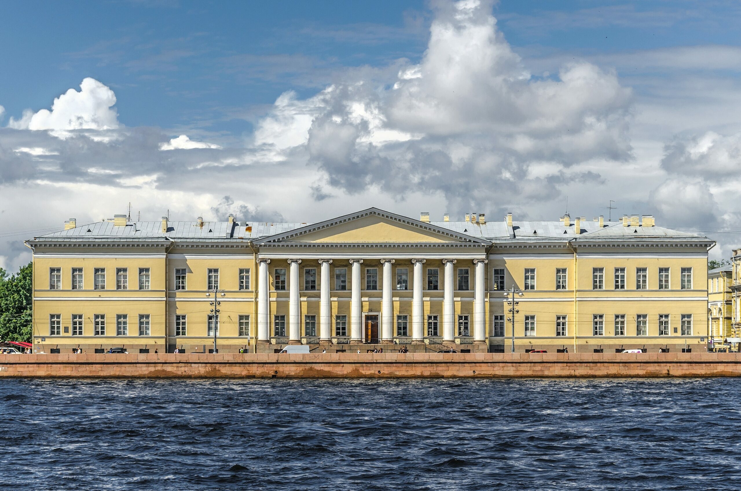 В Петербург будут привлекать туристов из Ирана