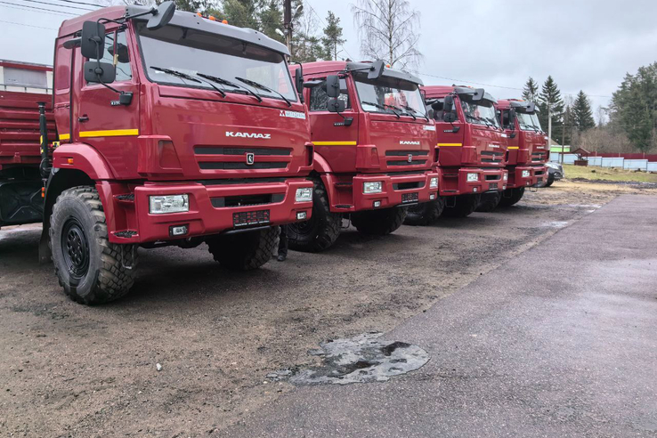 В Петербурге потушили пожар на полиэтиленовом заводе спустя 14 часов