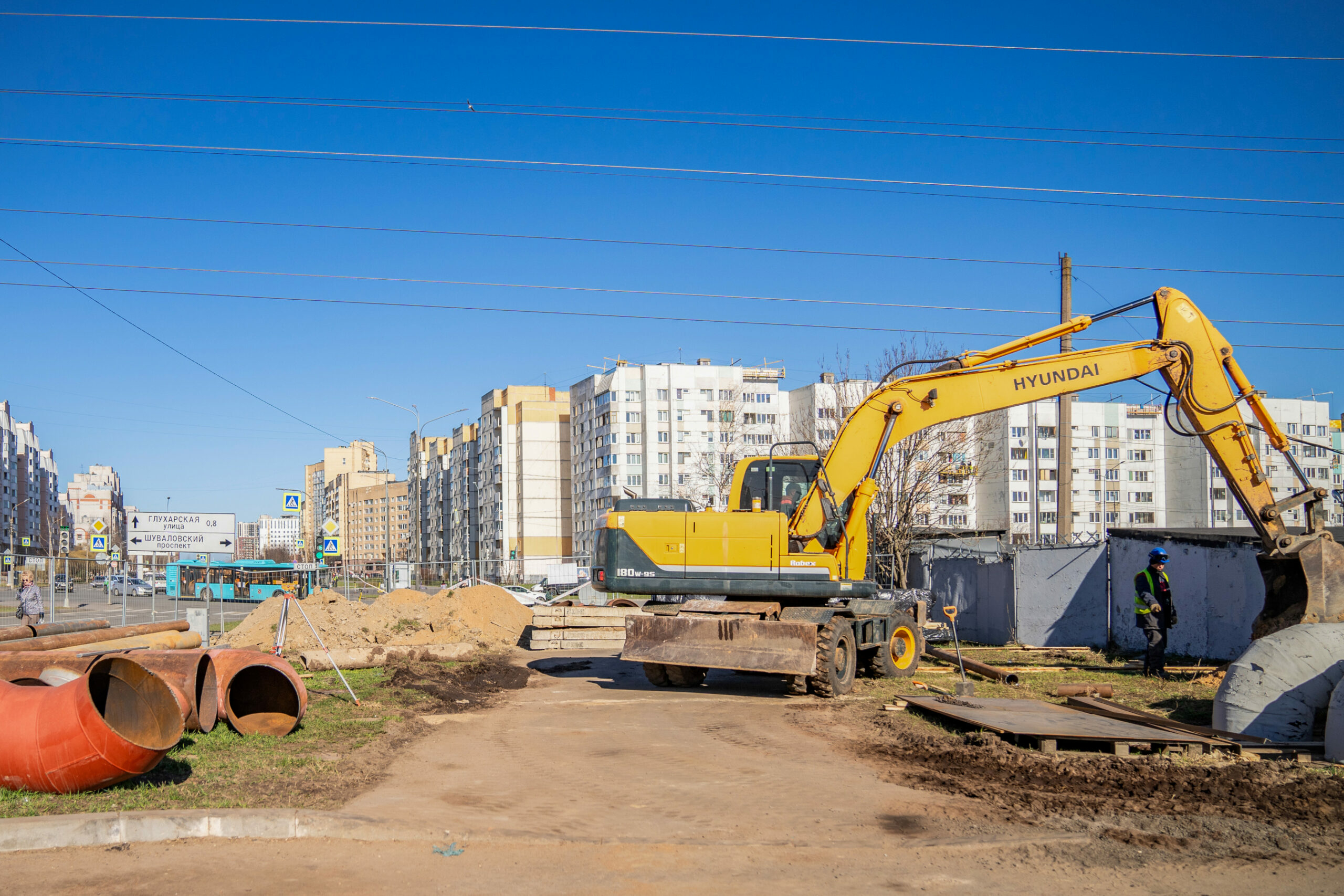 В Петербурге реконструируют теплосети на участке Шуваловского проспекта 
