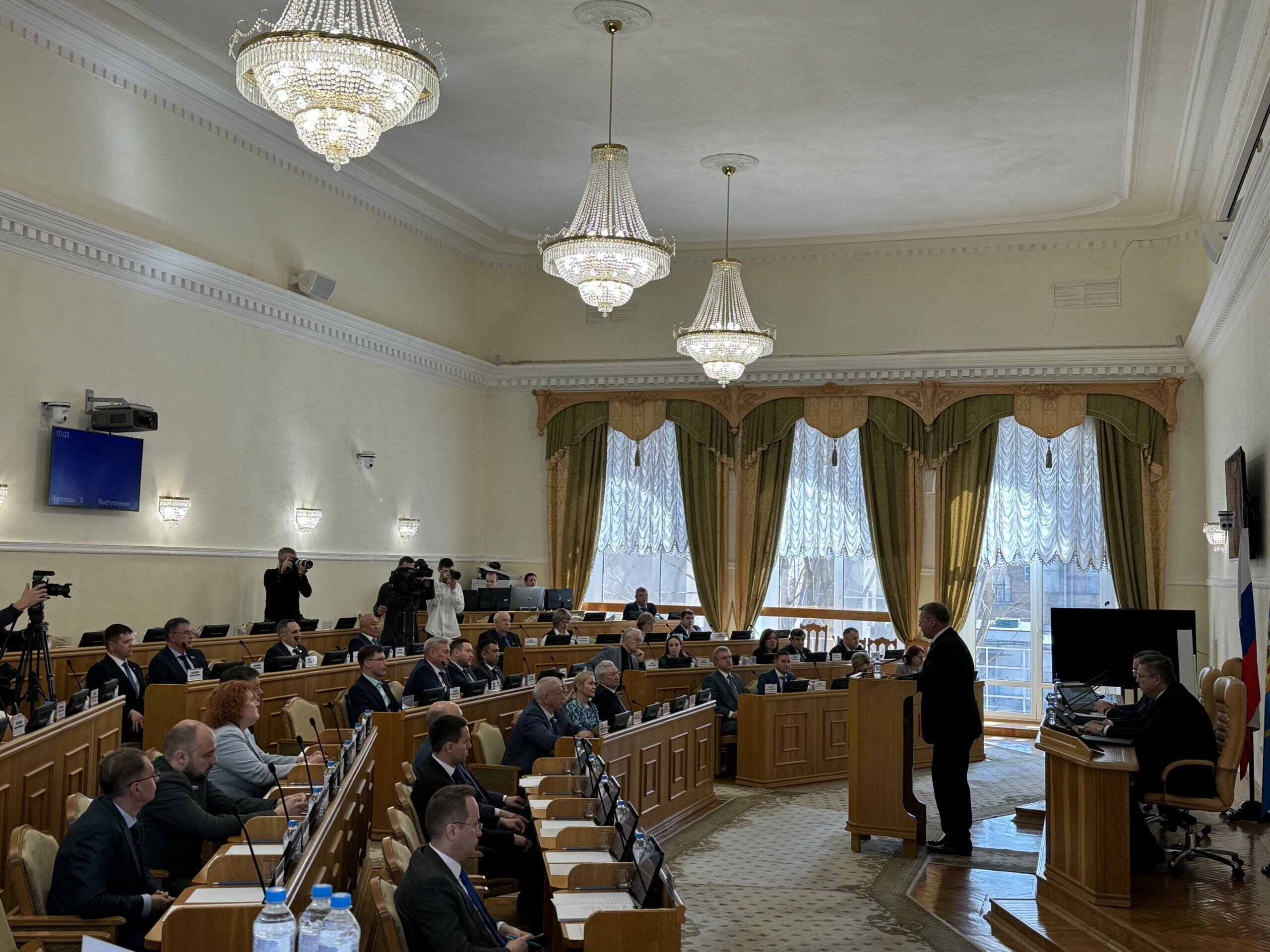 Дума АО попросила правительство России уточнить нормы обучения школьников на дому