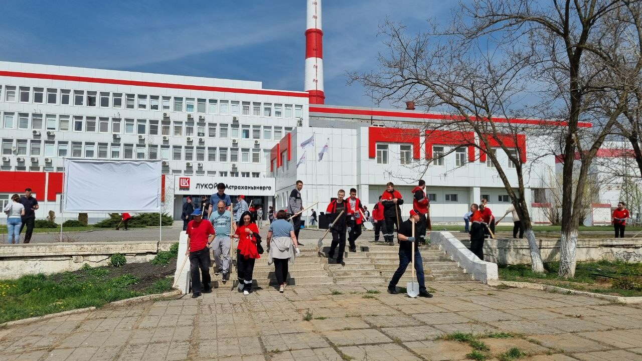 Работники ТЭЦ-2 в Астрахани присоединились к масштабной уборке