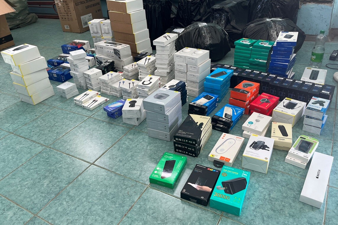 Более 6000 гаджетов без декларации выявили астраханские таможенники в Волгограде 