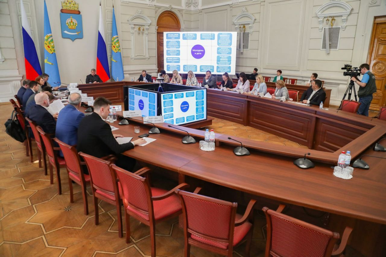 Перспективы новых национальных проектов обсудили в Астрахани 