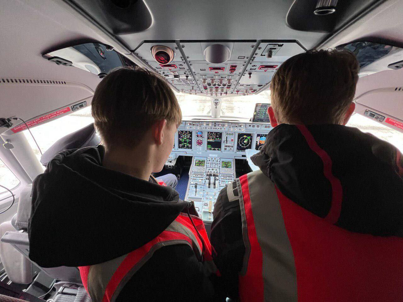 Мурманские лицеисты погрузились в атмосферу авиации