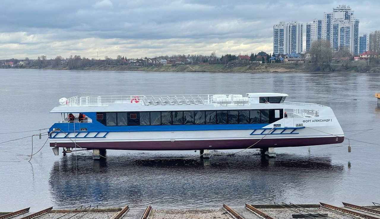 Третий катамаран проекта «Котлин» спущен на воду Средне-Невским заводом