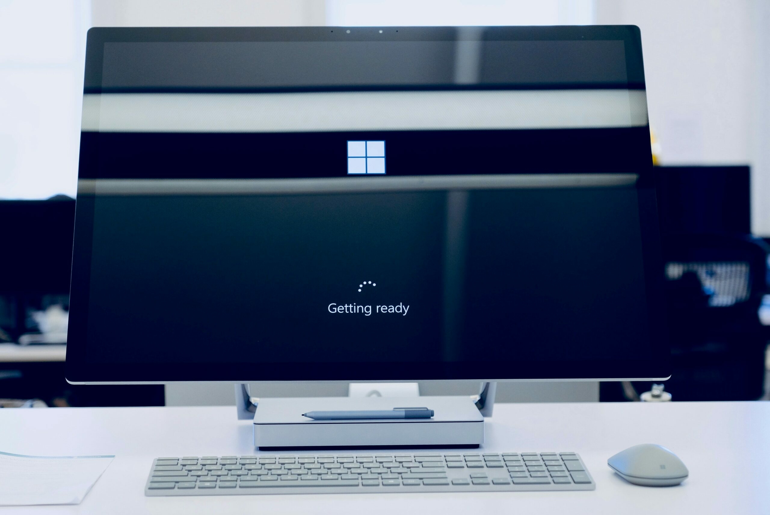 Microsoft внедрит ограничения на настройки браузера нелегальных Windows 11