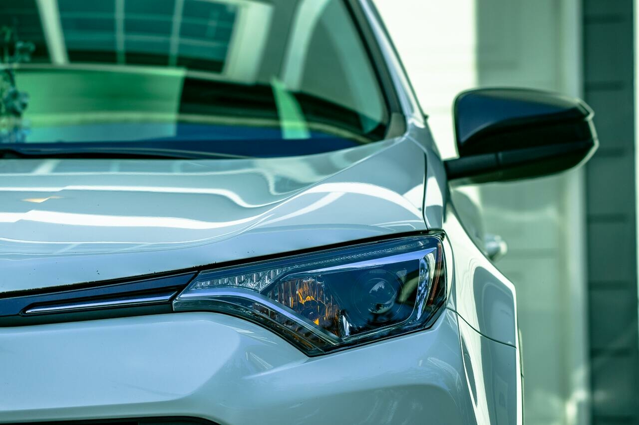Продажи новых авто в Санкт-Петербурге обвалились на 11,6%
