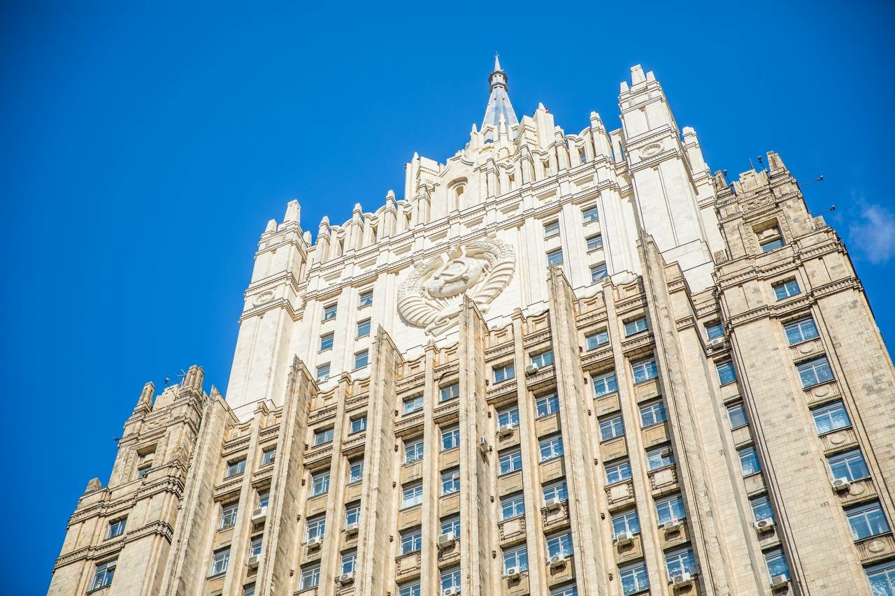 МИД РФ готовит ответ на закрытие российского визового центра в США