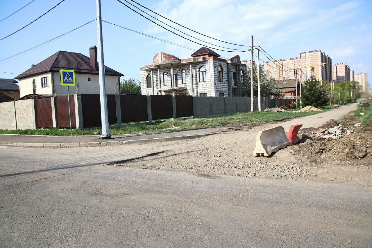 Строительство новой дороги стартовало в поселке Плодородный под Краснодаром 