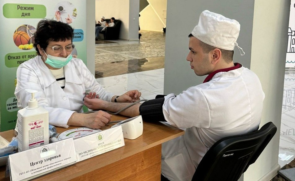 Специальную выплату получают более 5,5 тысячи медиков