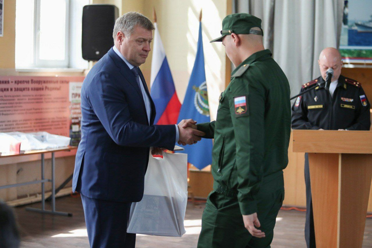 На службу отправили первых астраханских срочников весеннего призыва