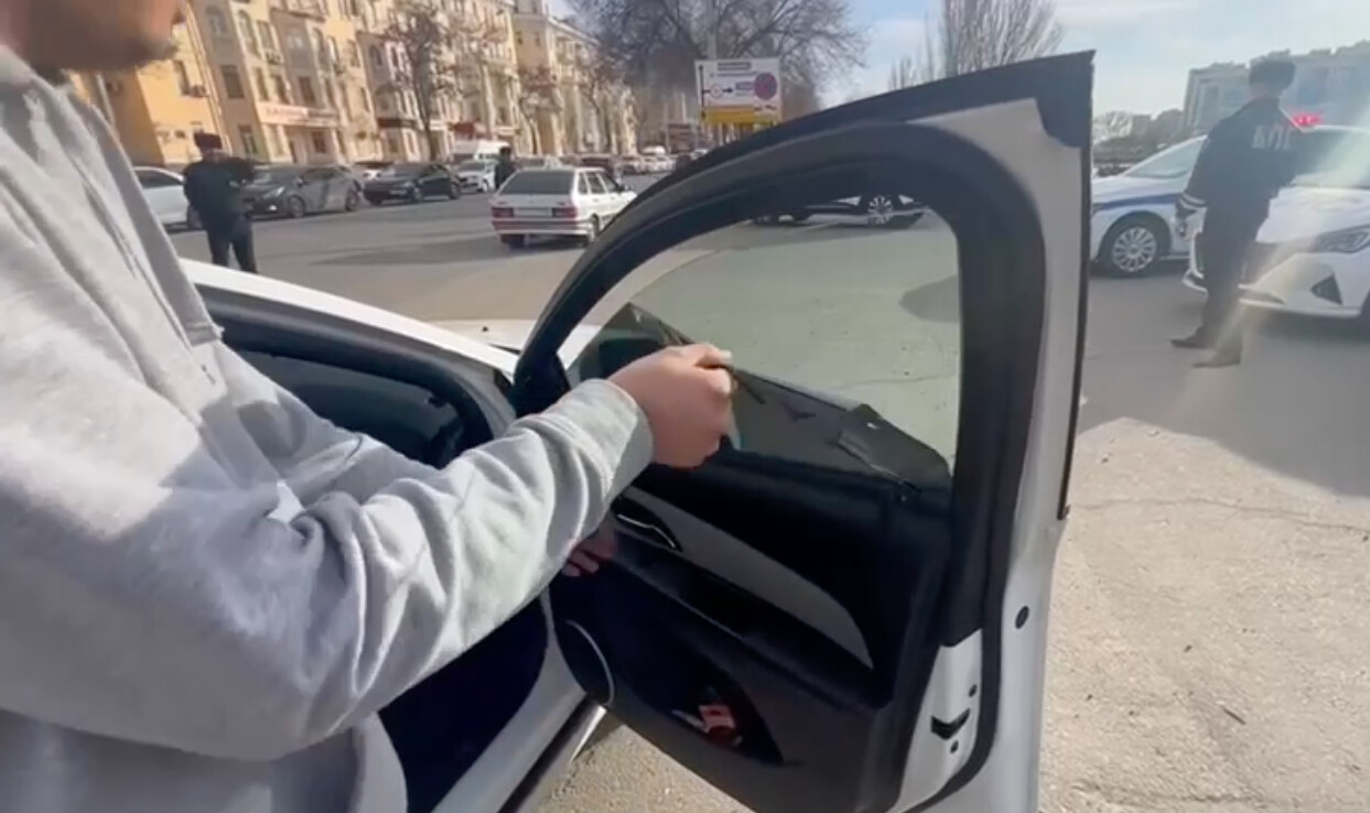 Астраханские госавтоинспекторы оштрафовали за тонировку 130 автолюбителей
