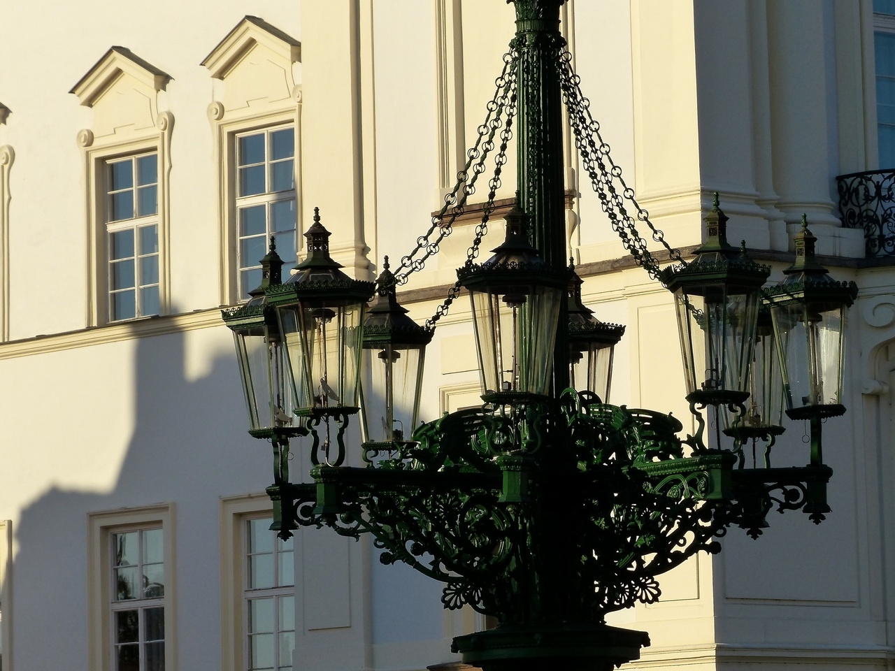 В Москве приведут в порядок элементы наружного освещения