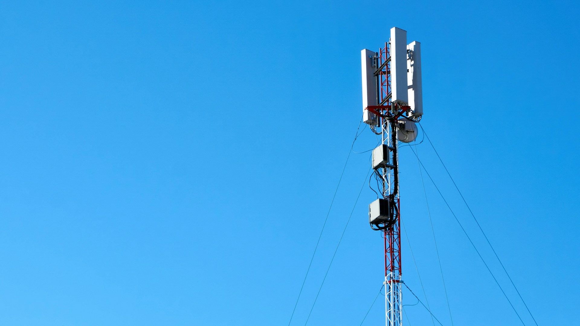 Структура МТС до конца года выпустит 1000 станций связи 4G и 5G