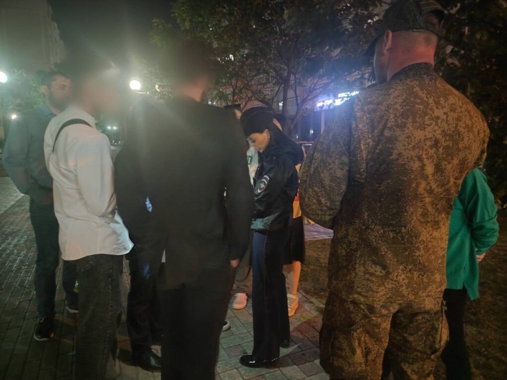 Рейд по нахождению несовершеннолетних выпускников на улице ночью прошел в Астрахани