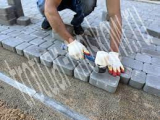 Астраханское УФАС выявило нарушения в аукционе на укладку тротуарной плитки